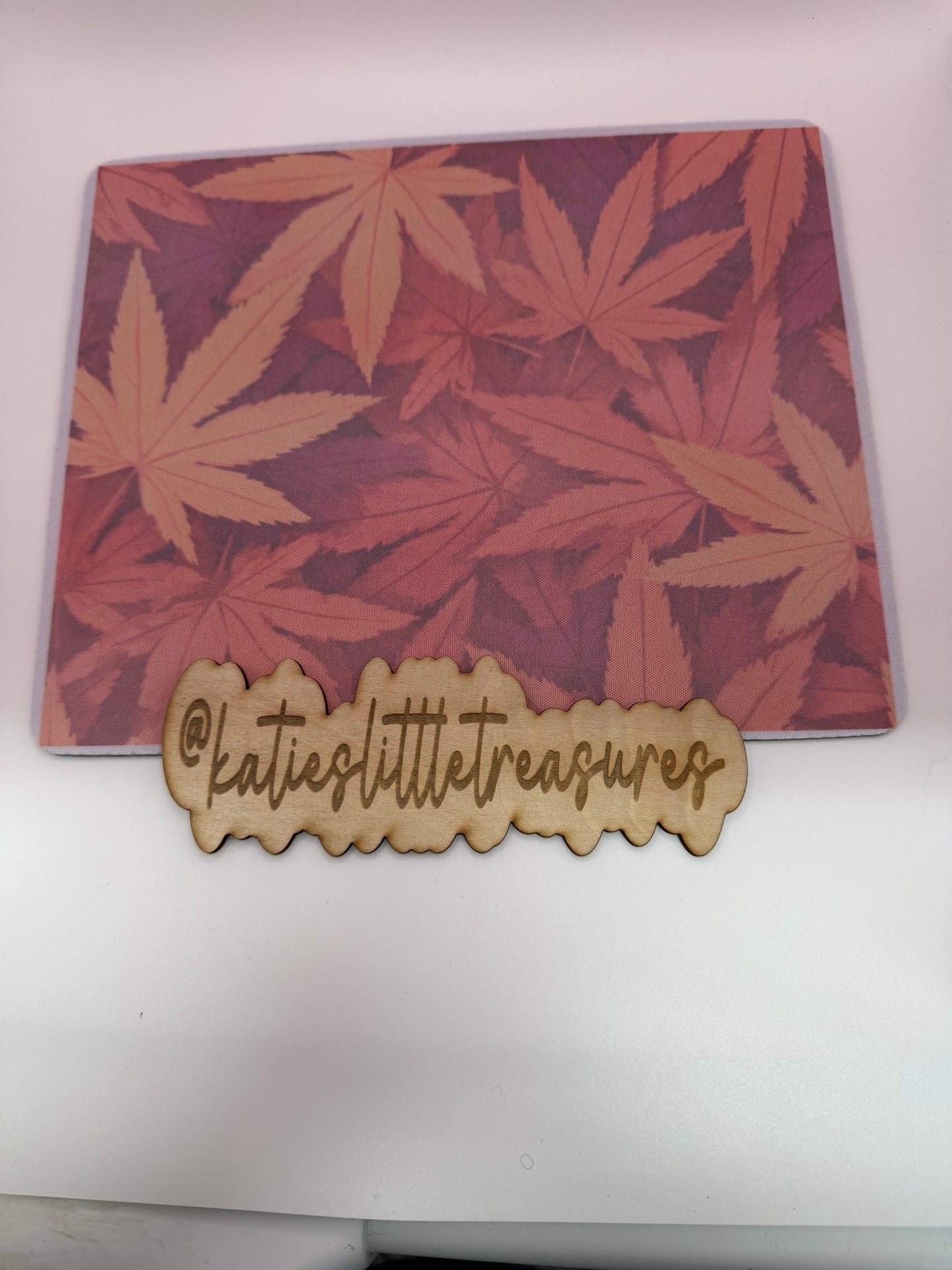 Red and orange leaf mouse pad