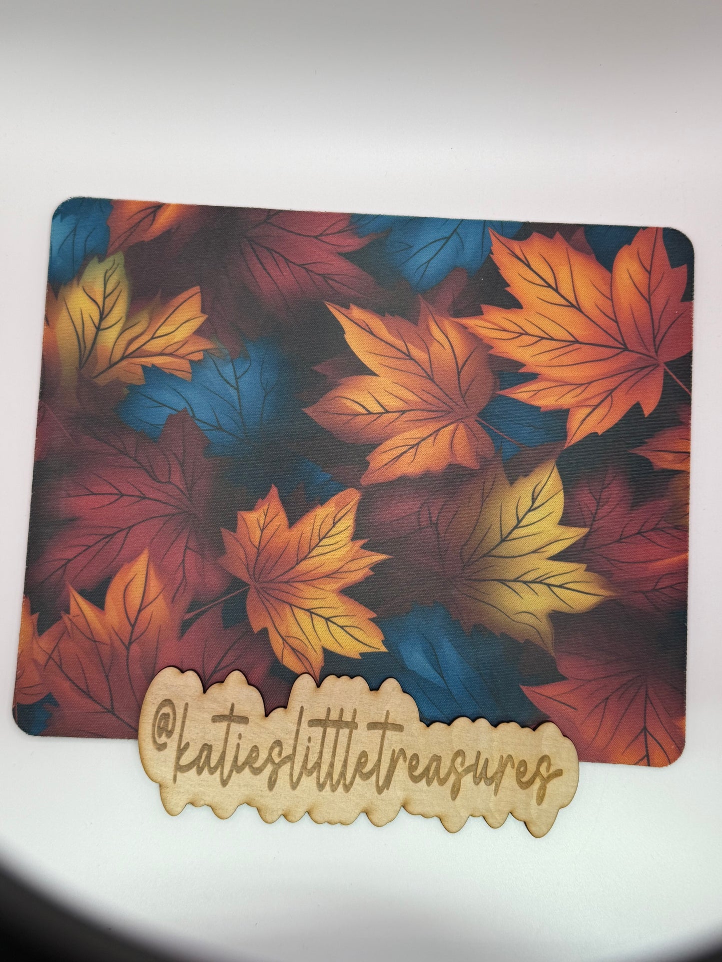 Multi color leaf mouse pad