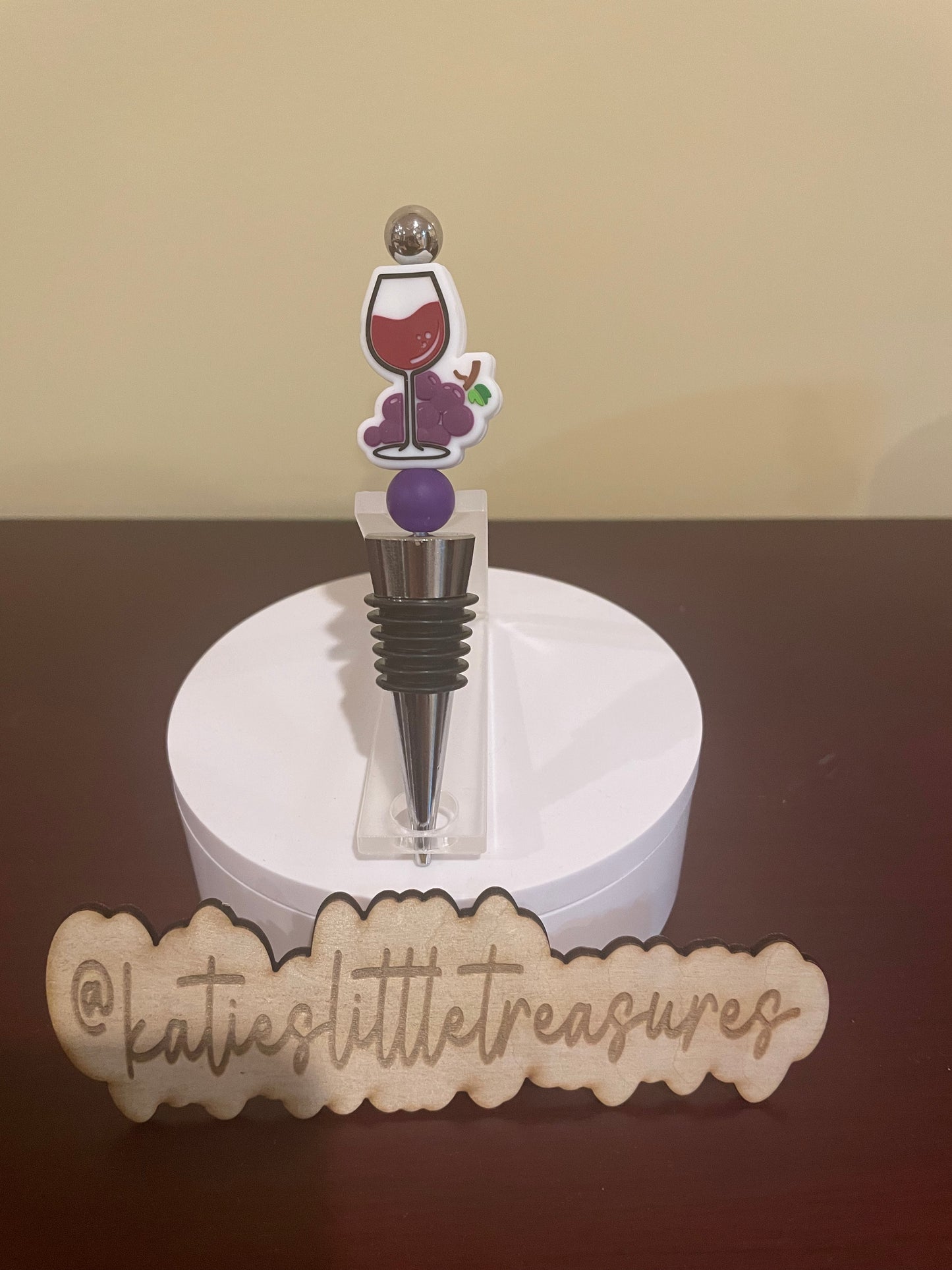 Red wine stopper